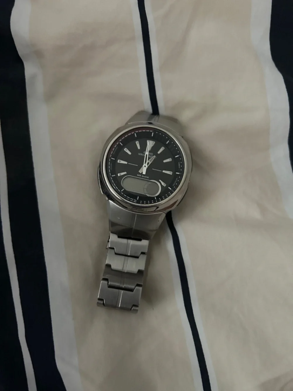 N/A sleek stainless